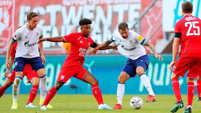 场的格局正 场的格局正